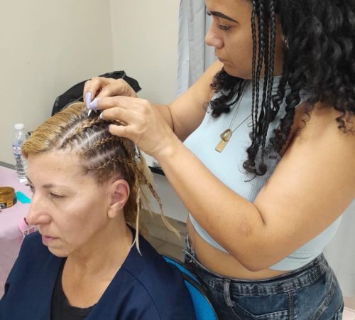 Informação e acolhimento marcam ações durante a primeira semana do Outubro Rosa no HMUT