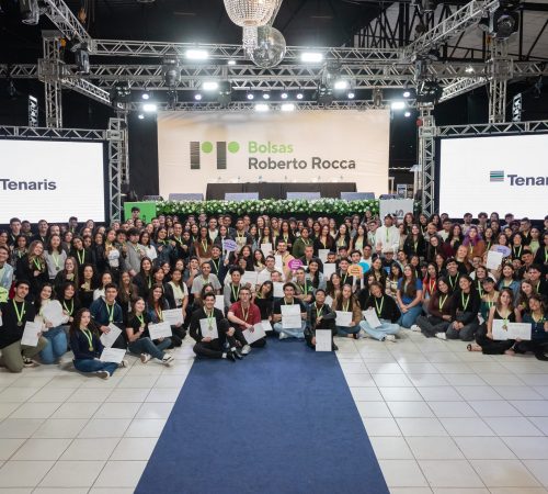 Premiação do Bolsas Roberto Rocca valoriza o desempenho acadêmico de 215 jovens da região