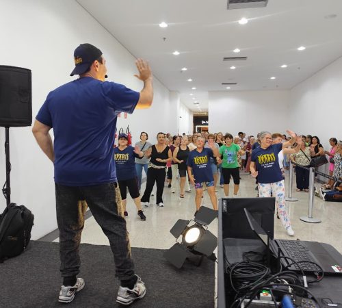 Taubaté Shopping reúne público 50+ em Aulão Flashback e segue com ações de saúde e cultura nos últimos dias de Silver Week